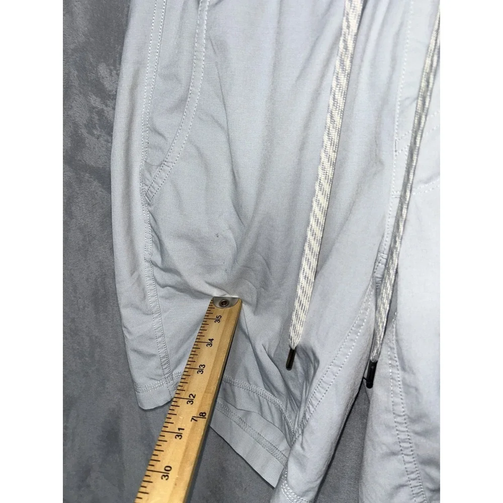 Vuori Shorts Mens XS Gray Athletic Lined Quick Dry Stretch Drawstring 7 Inch
